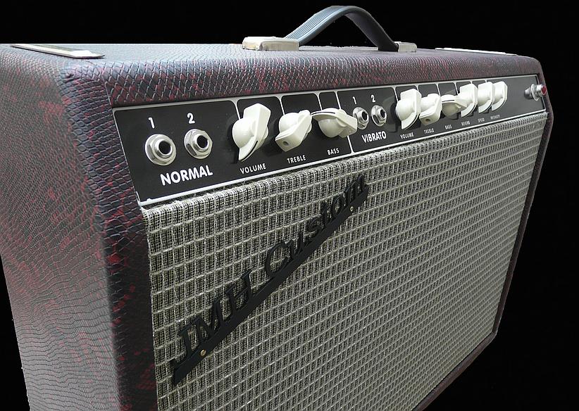 The deluxe Vintage guitar & amp